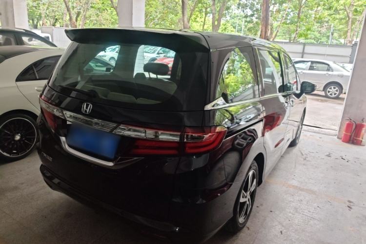 Used Honda Odyssey 2015 Revised 2.4L Luxury Edition Rear Right 45 Deg