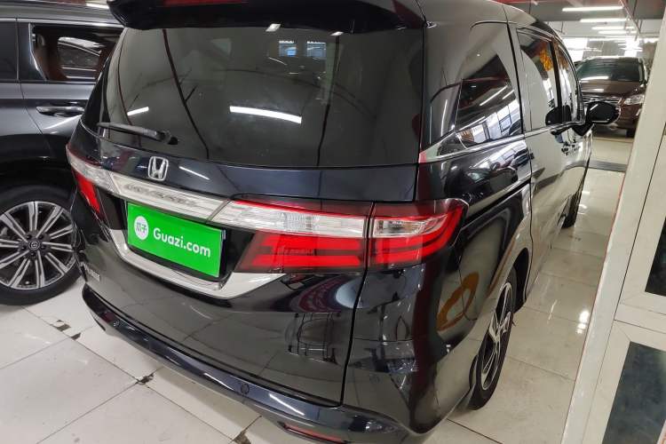 Used Honda Odyssey 2015 2.4L Supreme Edition Rear Right 45 Deg