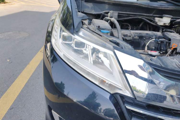 Used Honda Odyssey 2015 2.4L Smart Edition Right Front Headlight