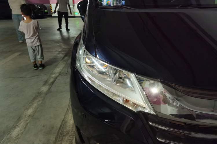 Used Honda Odyssey 2015 Updated Version 2.4L Smart Edition Right Front Headlight