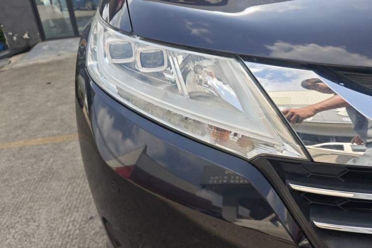 Used Honda Odyssey 2015 Updated Version 2.4L Smart Edition Right Front Headlight