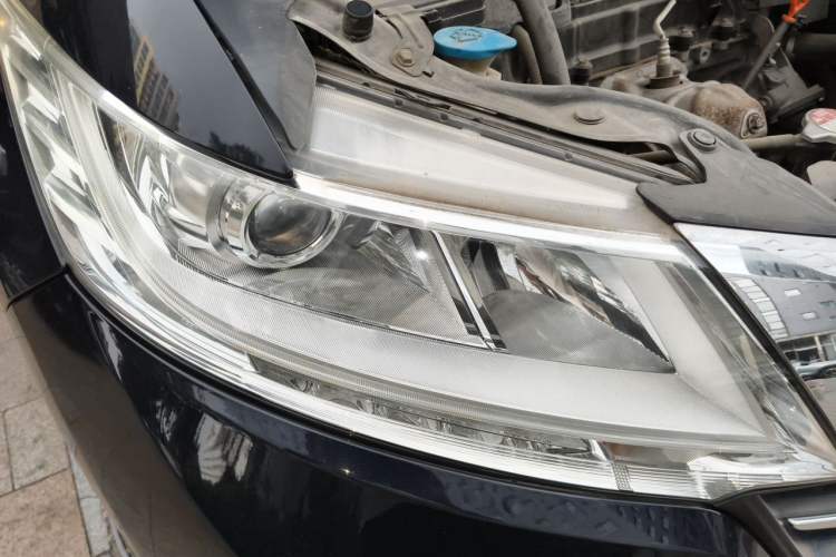 Used Honda Odyssey 2015 Revised 2.4L Luxury Edition Right Front Headlight