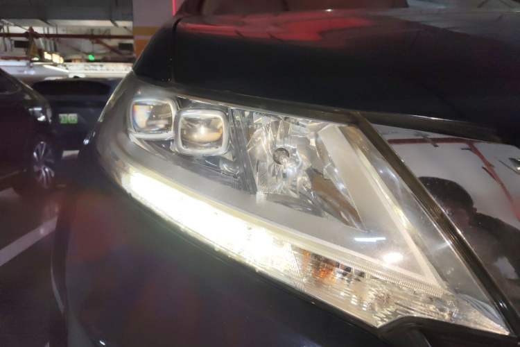 Used Honda Odyssey 2015 2.4L Smart Edition Right Front Headlight