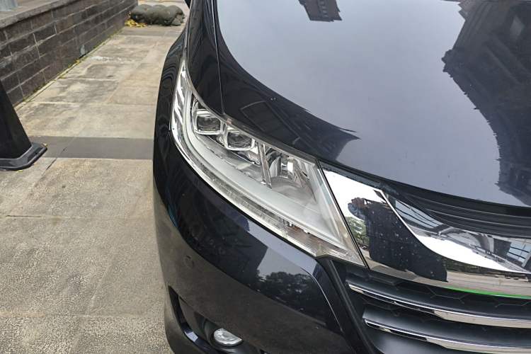 Used Honda Odyssey 2015 2.4L Smart Edition Right Front Headlight