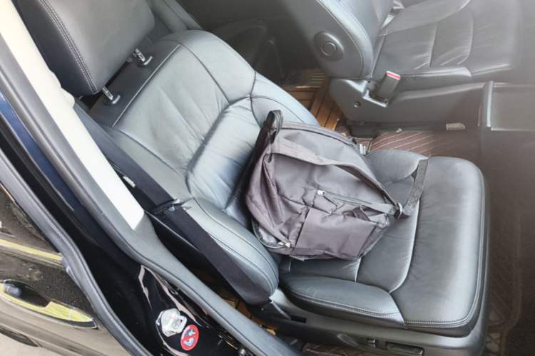 Used Honda Odyssey 2015 Updated Version 2.4L Smart Edition Right Front Seat