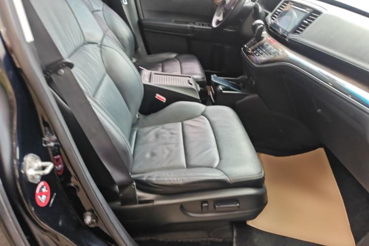 Used Honda Odyssey 2015 Updated Version 2.4L Smart Edition Right Front Seat