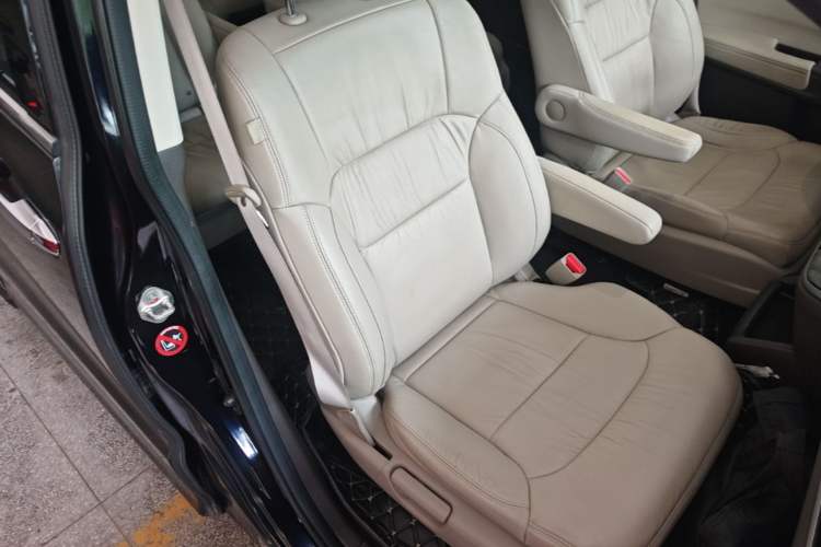 Used Honda Odyssey 2015 Revised 2.4L Luxury Edition Right Front Seat