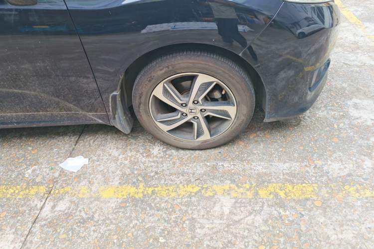 Used Honda Odyssey 2015 Updated Version 2.4L Smart Edition Right Front Wheel Hub