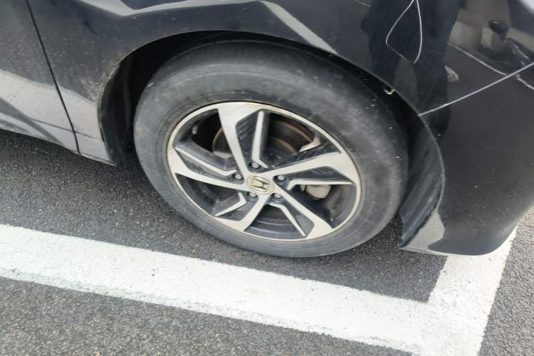 Used Honda Odyssey 2015 Updated Version 2.4L Smart Edition Right Front Wheel Hub