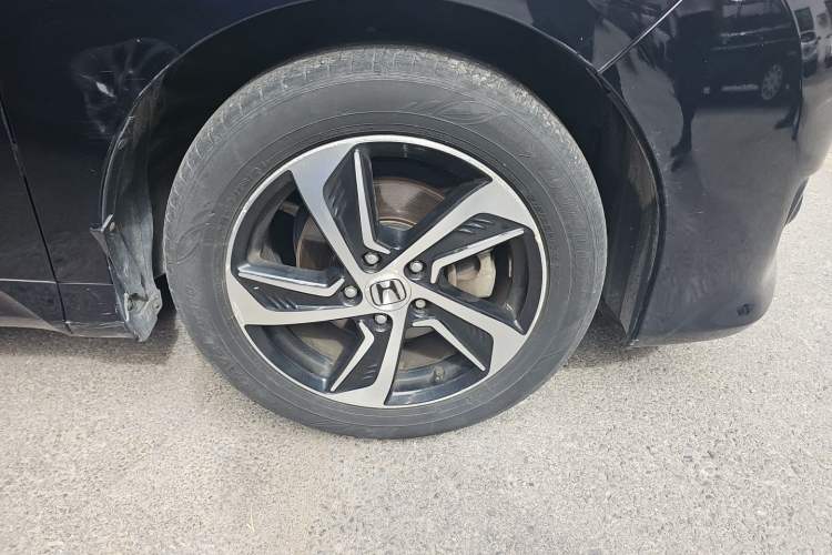 Used Honda Odyssey 2015 Updated Version 2.4L Smart Edition Right Front Wheel Hub