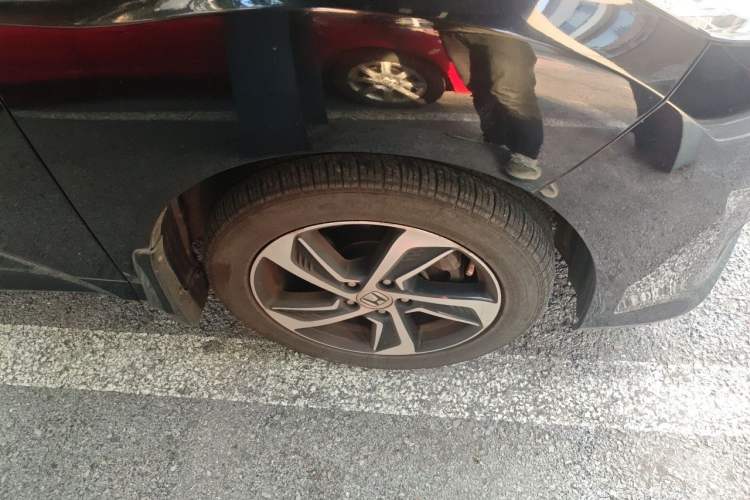 Used Honda Odyssey 2015 Updated Version 2.4L Smart Edition Right Front Wheel Hub
