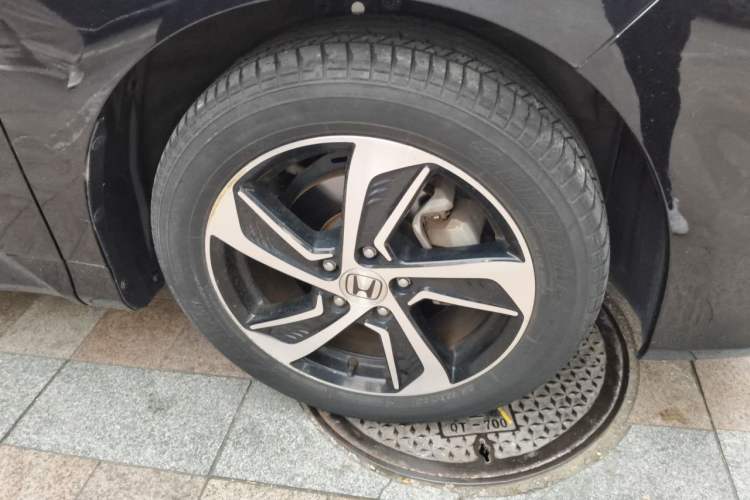 Used Honda Odyssey 2015 Revised 2.4L Luxury Edition Right Front Wheel Hub