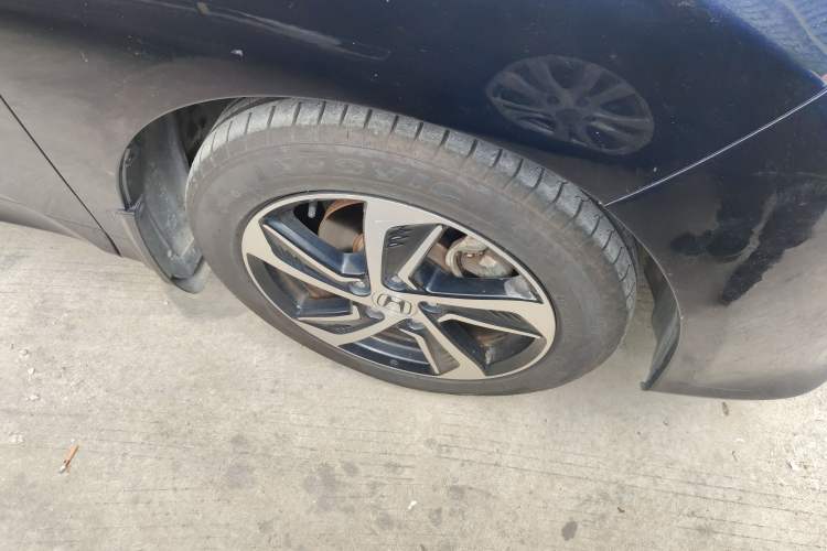 Used Honda Odyssey 2015 2.4L Smart Edition Right Front Wheel Hub