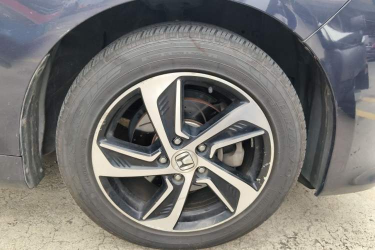 Used Honda Odyssey 2015 2.4L Smart Edition Right Front Wheel Hub