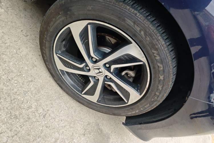 Used Honda Odyssey 2015 2.4L Smart Edition Right Front Wheel Hub