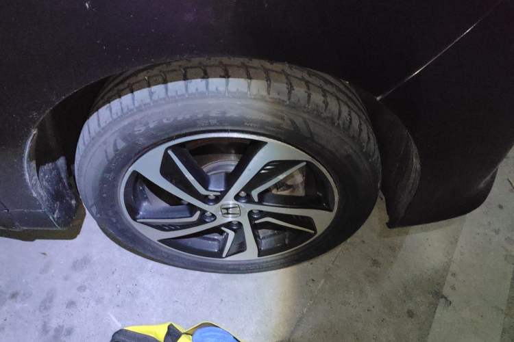 Used Honda Odyssey 2015 2.4L Supreme Edition Right Front Wheel Hub