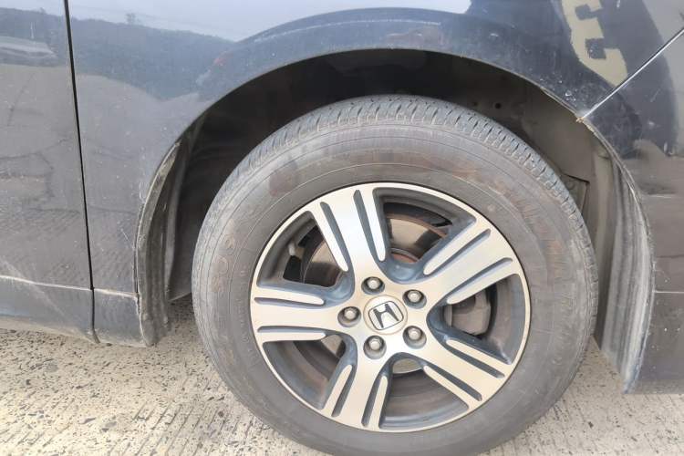 Used Honda Odyssey 2015 Revised Version 2.4L Comfort Edition Right Front Wheel Hub