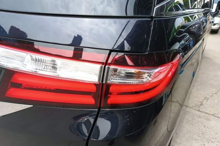 Used Honda Odyssey 2015 Updated 2.4L Smart Cool Version Right Rear Taillight