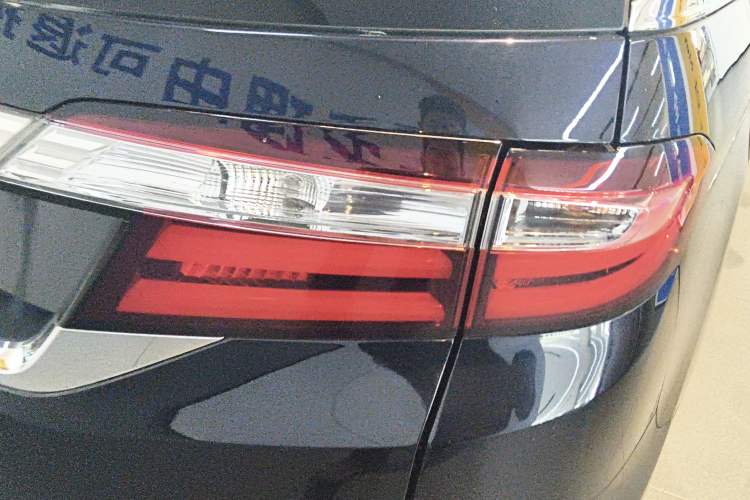 Used Honda Odyssey 2015 2.4L Smart Edition Right Rear Taillight