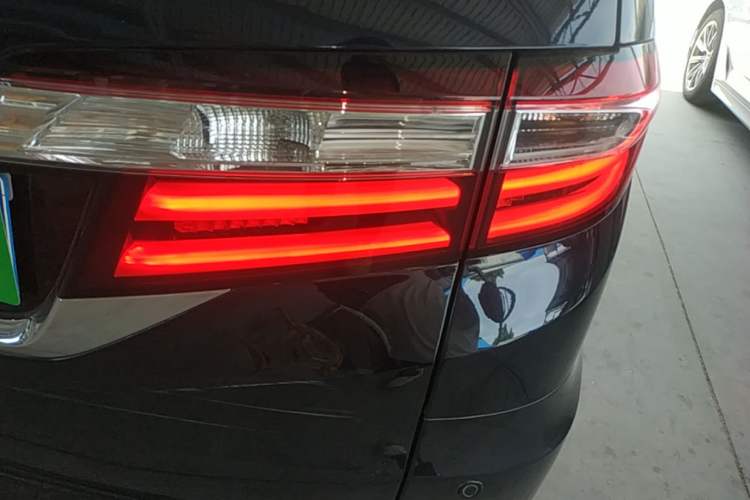 Used Honda Odyssey 2015 Updated Version 2.4L Smart Edition Right Rear Taillight