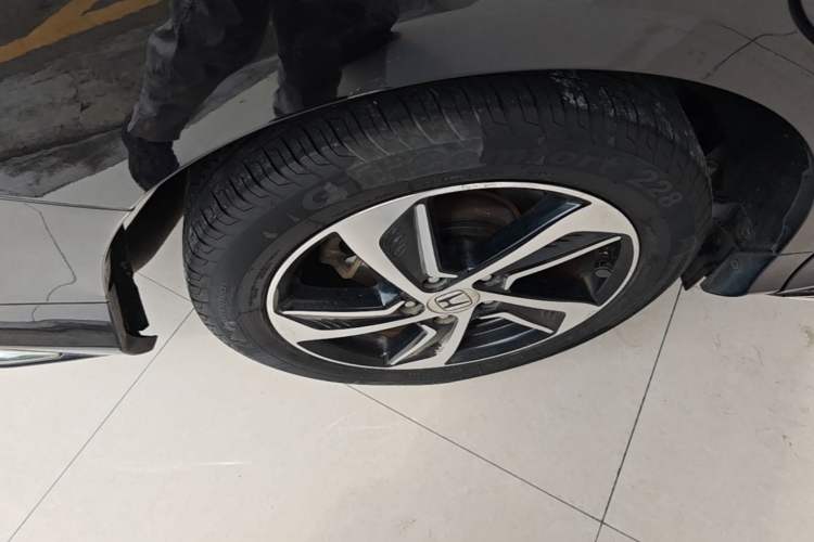 Used Honda Odyssey 2015 Updated 2.4L Smart Cool Version Right Rear Wheel Hub