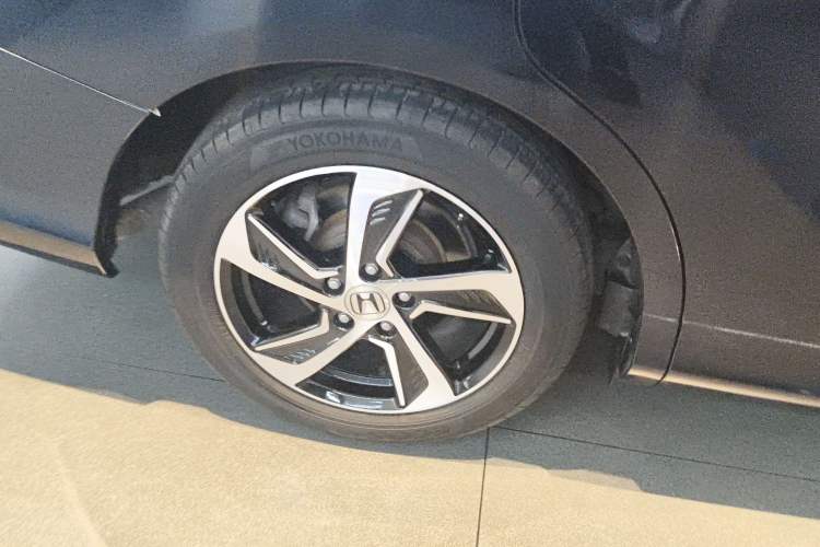 Used Honda Odyssey 2015 2.4L Smart Edition Right Rear Wheel Hub