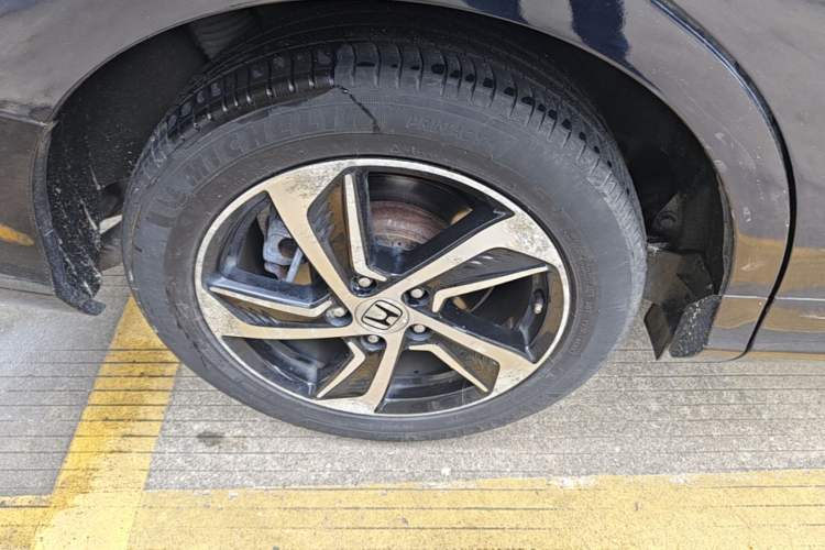 Used Honda Odyssey 2015 Updated Version 2.4L Smart Edition Right Rear Wheel Hub