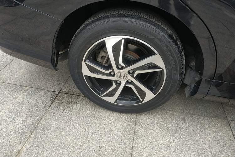 Used Honda Odyssey 2015 Updated Version 2.4L Smart Edition Right Rear Wheel Hub