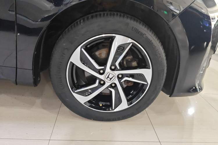 Used Honda Odyssey 2015 2.4L Smart Edition Right Rear Wheel Hub