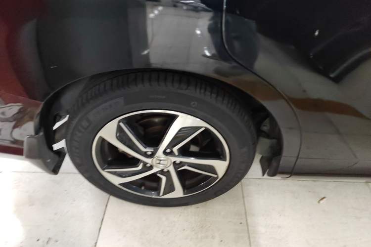 Used Honda Odyssey 2015 2.4L Supreme Edition Right Rear Wheel Hub