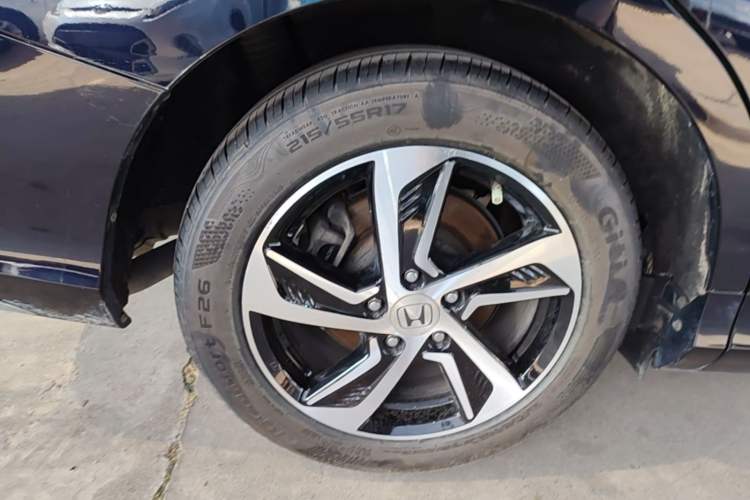 Used Honda Odyssey 2015 Updated Version 2.4L Smart Edition Right Rear Wheel Hub