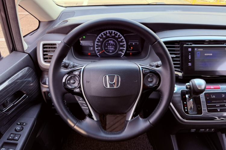 Used Honda Odyssey 2015 Updated 2.4L Smart Cool Version Steering Wheel