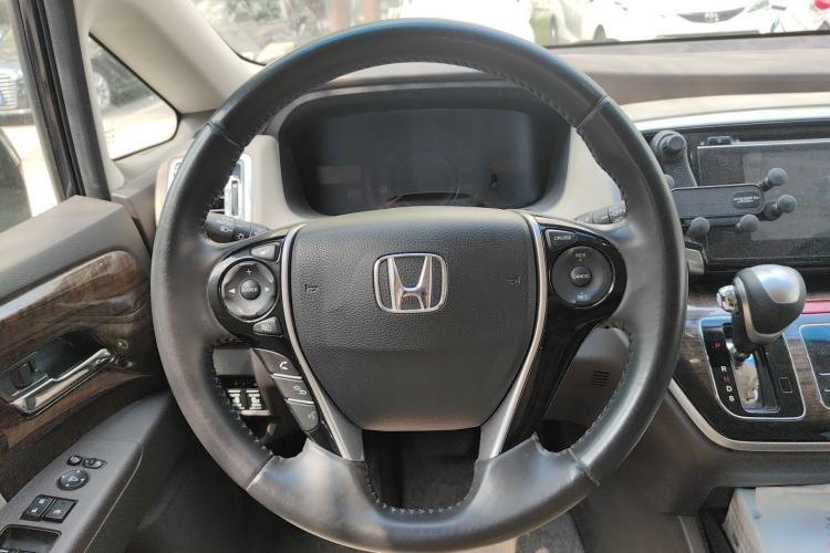 Used Honda Odyssey 2015 Updated Version 2.4L Smart Edition Steering Wheel