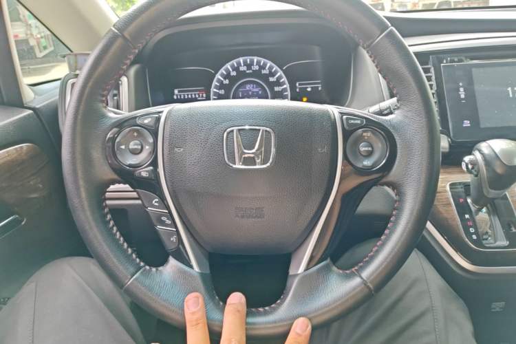 Used Honda Odyssey 2015 Updated Version 2.4L Smart Edition Steering Wheel