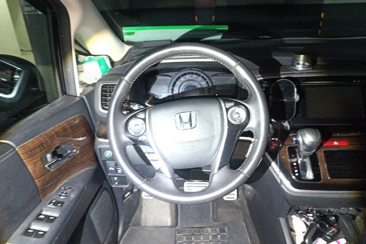 Used Honda Odyssey 2015 Updated Version 2.4L Smart Edition Steering Wheel