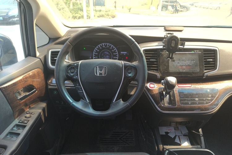 Used Honda Odyssey 2015 Updated Version 2.4L Smart Edition Steering Wheel
