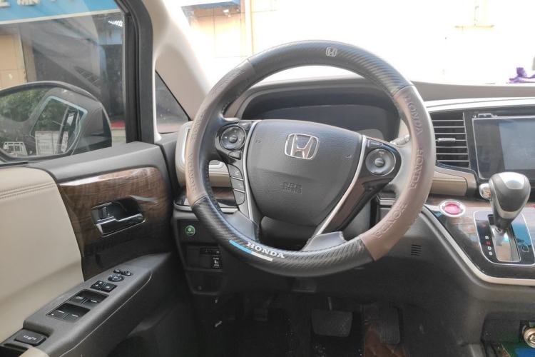 Used Honda Odyssey 2015 Updated Version 2.4L Smart Edition Steering Wheel