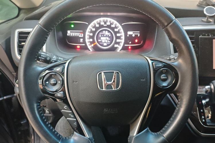 Used Honda Odyssey 2015 Updated Version 2.4L Smart Edition Steering Wheel