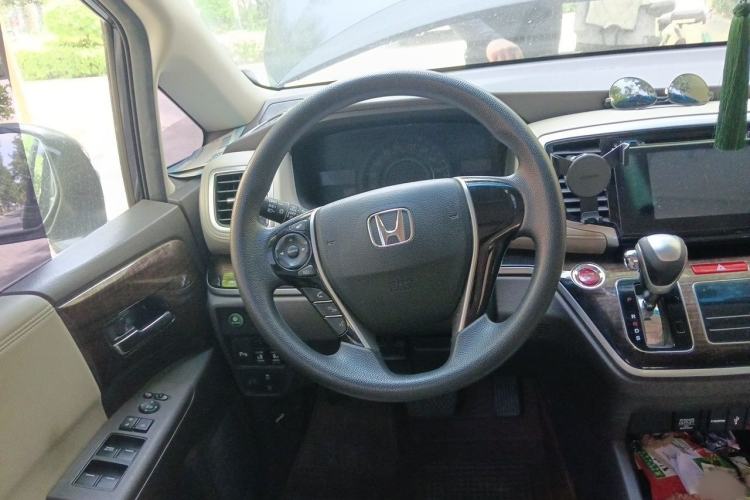 Used Honda Odyssey 2015 Revised 2.4L Luxury Edition Steering Wheel