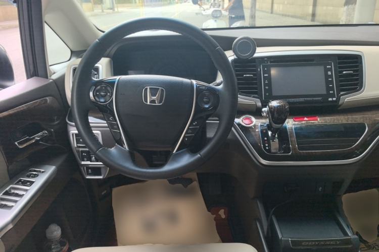 Used Honda Odyssey 2015 Revised Version 2.4L Supreme Edition Steering Wheel
