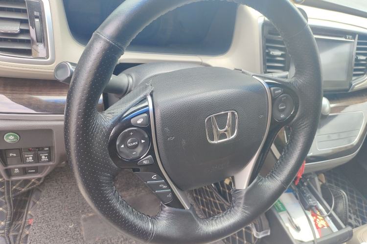 Used Honda Odyssey 2015 2.4L Smart Edition Steering Wheel