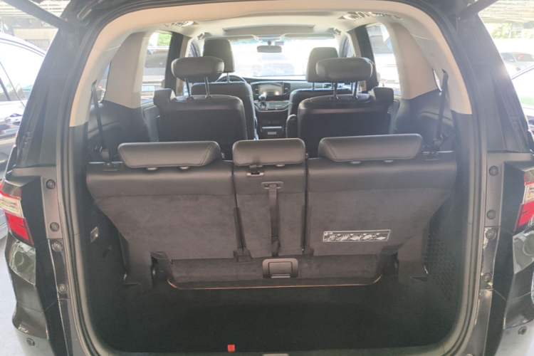 Used Honda Odyssey 2015 Updated Version 2.4L Smart Edition Trunk