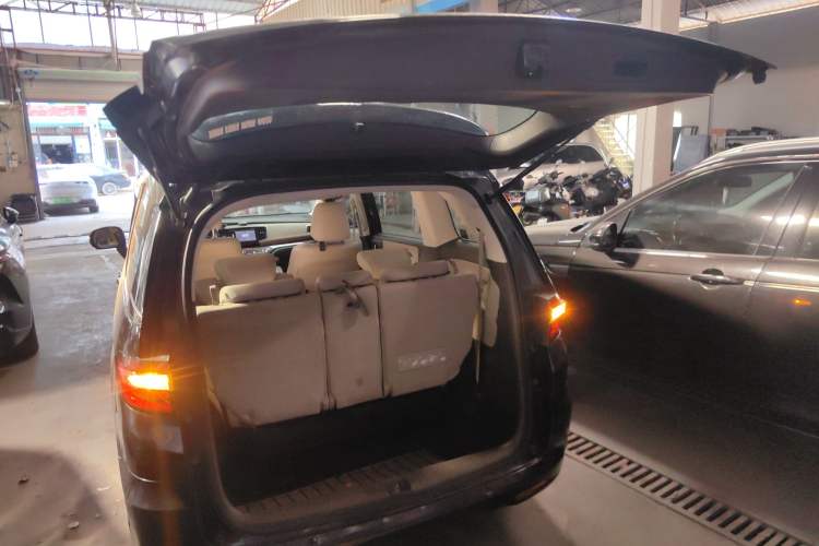 Used Honda Odyssey 2015 Revised 2.4L Luxury Edition Trunk