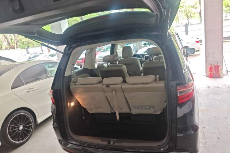 Used Honda Odyssey 2015 Revised 2.4L Luxury Edition Trunk
