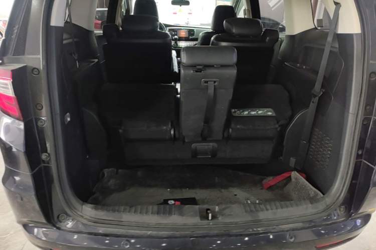 Used Honda Odyssey 2015 Updated Version 2.4L Smart Edition Trunk