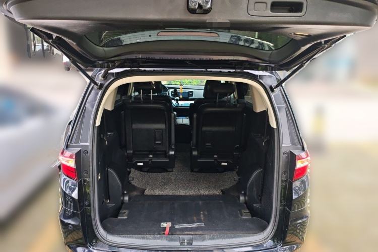 Used Honda Odyssey 2015 Updated Version 2.4L Smart Edition Trunk