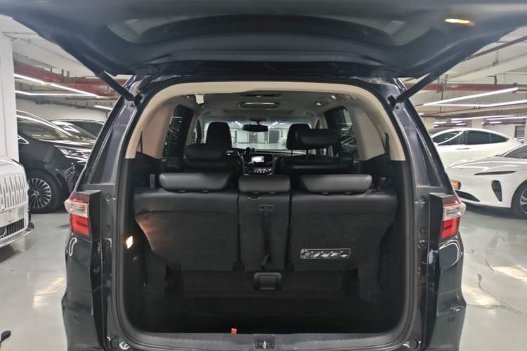 Used Honda Odyssey 2015 Revised Version 2.4L Supreme Edition Trunk