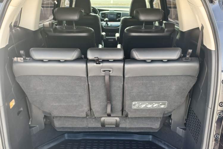 Used Honda Odyssey 2015 2.4L Smart Edition Trunk