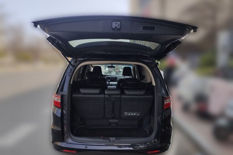 Used Honda Odyssey 2015 Updated Version 2.4L Smart Edition Trunk