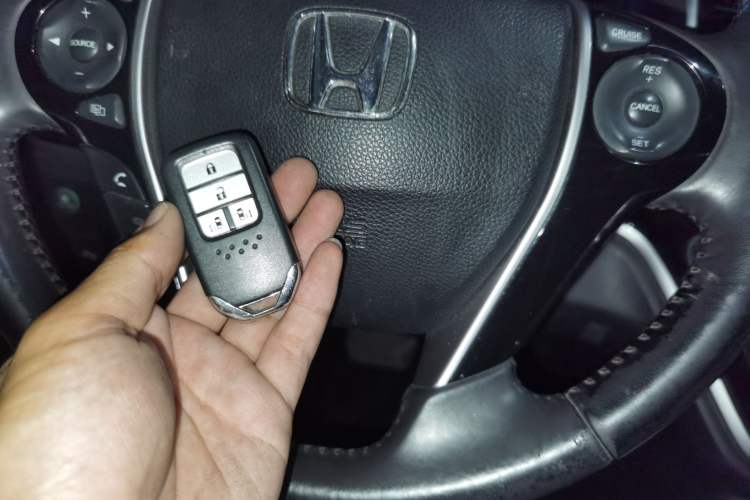 Used Honda Odyssey 2015 Updated Version 2.4L Smart Edition Vehicle Key